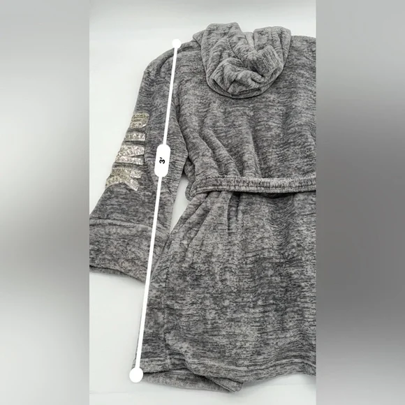 VS Pink Robe - Picture 5 of 11